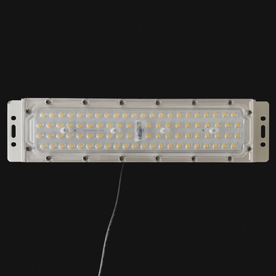 Radiator 14 Równoległy obiektyw LED 3030 50W Optyczny PC Led Street Light Lens